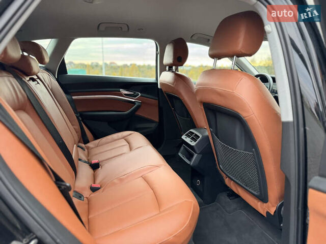 Ауді E-Tron 2019 у Рівному на Automoto.ua Чорний Ауді E-Tron, об'ємом двигуна 0 л та пробігом 220 тис. км за 23500 $, фото 26 на Automoto.ua