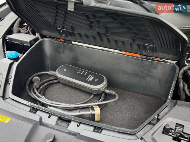 Чорний Ауді E-Tron, об'ємом двигуна 0 л та пробігом 140 тис. км за 26000 $, фото 51 на Automoto.ua