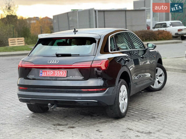 Ауді E-Tron 2019 у Рівному на Automoto.ua Чорний Ауді E-Tron, об'ємом двигуна 0 л та пробігом 220 тис. км за 23500 $, фото 16 на Automoto.ua