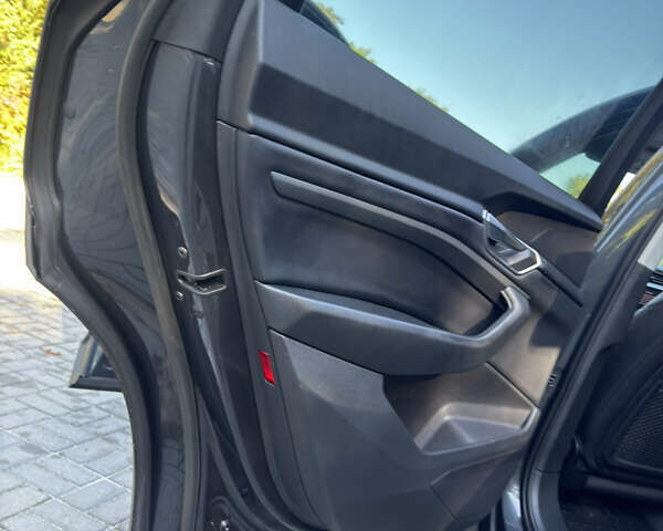 Черный Ауди E-Tron, объемом двигателя 0 л и пробегом 128 тыс. км за 28200 $, фото 119 на Automoto.ua