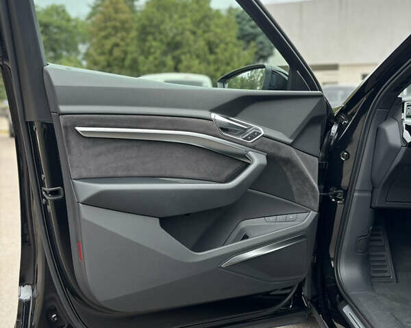 Черный Ауди E-Tron, объемом двигателя 0 л и пробегом 151 тыс. км за 27700 $, фото 14 на Automoto.ua