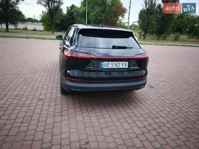 Черный Ауди E-Tron, объемом двигателя 0 л и пробегом 122 тыс. км за 29000 $, фото 4 на Automoto.ua