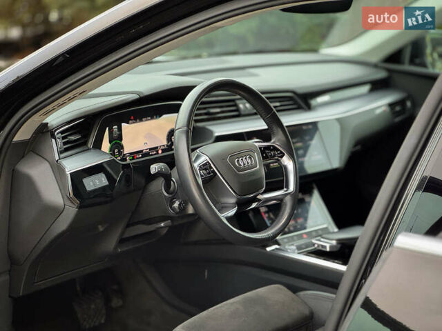 Чорний Ауді E-Tron, об'ємом двигуна 0 л та пробігом 140 тис. км за 26000 $, фото 55 на Automoto.ua