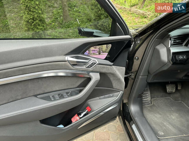 Черный Ауди E-Tron, объемом двигателя 0 л и пробегом 142 тыс. км за 36500 $, фото 16 на Automoto.ua