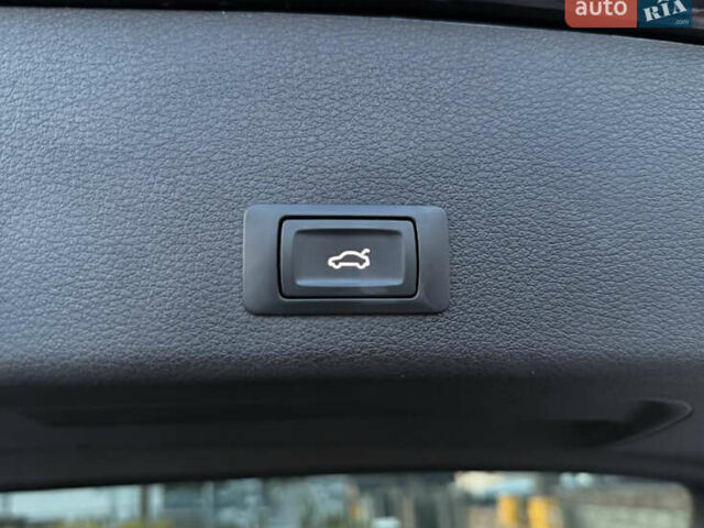 Чорний Ауді E-Tron, об'ємом двигуна 0 л та пробігом 201 тис. км за 23500 $, фото 16 на Automoto.ua