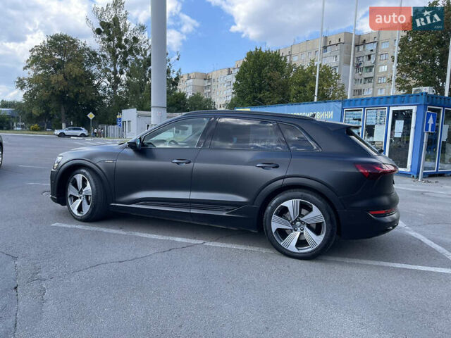 Чорний Ауді E-Tron, об'ємом двигуна 0 л та пробігом 81 тис. км за 39000 $, фото 5 на Automoto.ua