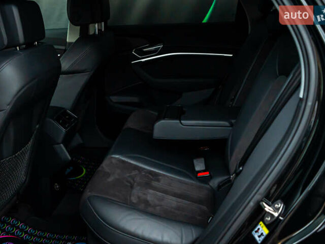 Черный Ауди E-Tron, объемом двигателя 0 л и пробегом 133 тыс. км за 28900 $, фото 38 на Automoto.ua