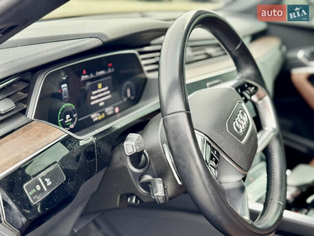 Черный Ауди E-Tron, объемом двигателя 0 л и пробегом 72 тыс. км за 25999 $, фото 17 на Automoto.ua