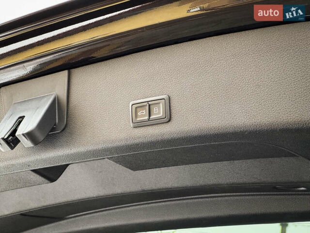 Чорний Ауді E-Tron, об'ємом двигуна 0 л та пробігом 140 тис. км за 26000 $, фото 49 на Automoto.ua