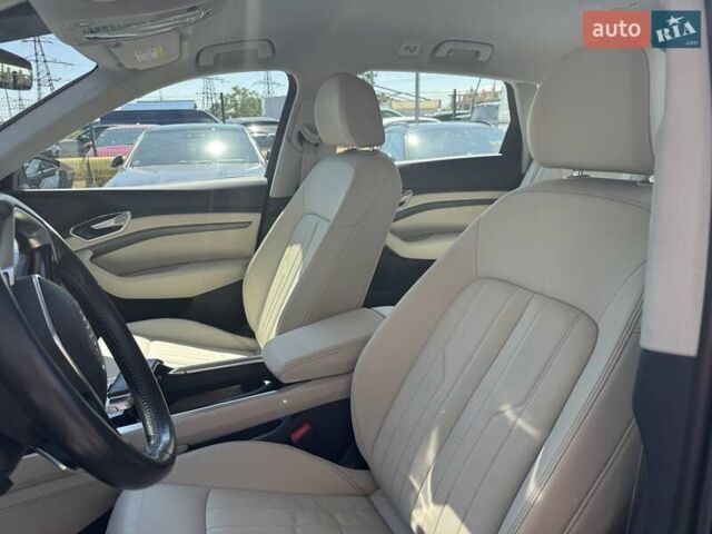 Черный Ауди E-Tron, объемом двигателя 0 л и пробегом 196 тыс. км за 23990 $, фото 15 на Automoto.ua