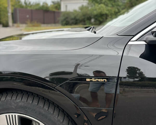 Черный Ауди E-Tron, объемом двигателя 0 л и пробегом 151 тыс. км за 27700 $, фото 11 на Automoto.ua