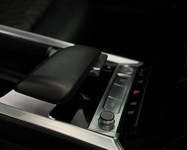 Чорний Ауді E-Tron, об'ємом двигуна 0 л та пробігом 162 тис. км за 28500 $, фото 84 на Automoto.ua