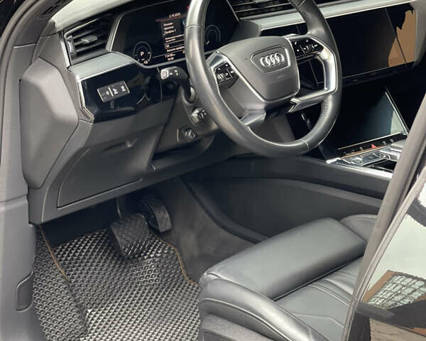 Черный Ауди E-Tron, объемом двигателя 0 л и пробегом 114 тыс. км за 29600 $, фото 20 на Automoto.ua