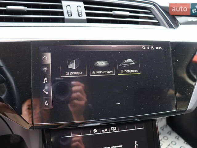 Чорний Ауді E-Tron, об'ємом двигуна 0 л та пробігом 86 тис. км за 29800 $, фото 37 на Automoto.ua