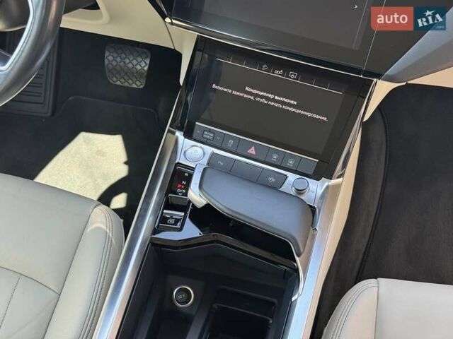 Черный Ауди E-Tron, объемом двигателя 0 л и пробегом 196 тыс. км за 23990 $, фото 23 на Automoto.ua