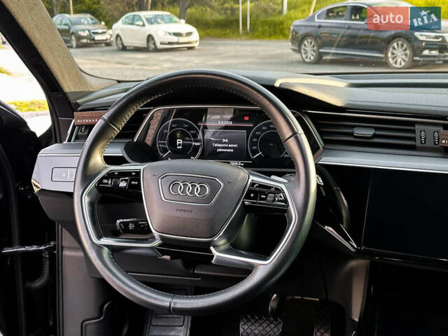 Черный Ауди E-Tron, объемом двигателя 0 л и пробегом 50 тыс. км за 31900 $, фото 28 на Automoto.ua
