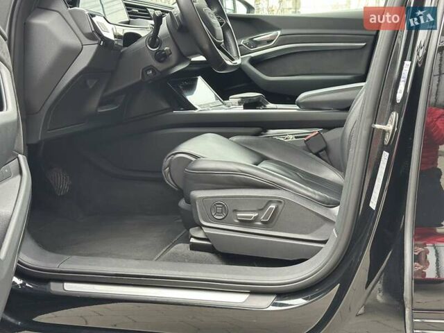 Черный Ауди E-Tron, объемом двигателя 0 л и пробегом 85 тыс. км за 31500 $, фото 27 на Automoto.ua