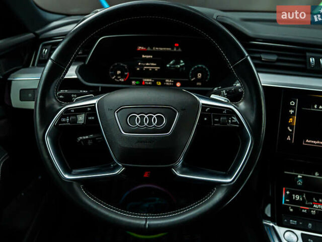 Чорний Ауді E-Tron, об'ємом двигуна 0 л та пробігом 100 тис. км за 31400 $, фото 76 на Automoto.ua