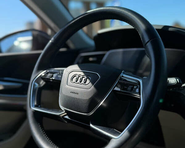 Черный Ауди E-Tron, объемом двигателя 0 л и пробегом 72 тыс. км за 33000 $, фото 14 на Automoto.ua