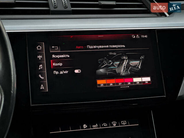 Чорний Ауді E-Tron, об'ємом двигуна 0 л та пробігом 140 тис. км за 26000 $, фото 87 на Automoto.ua