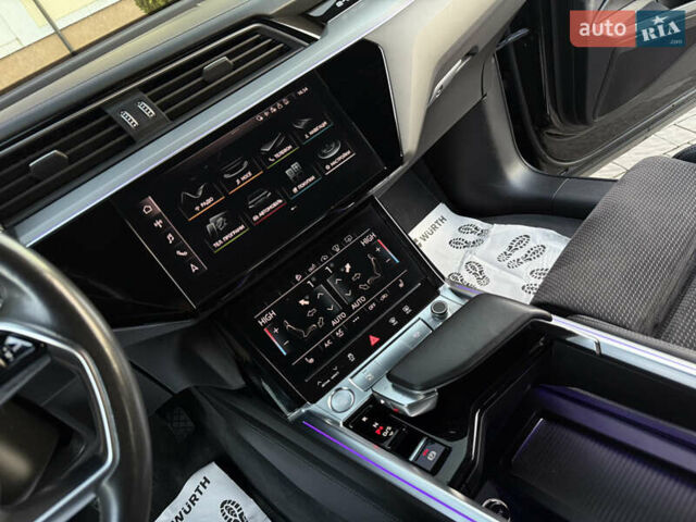 Черный Ауди E-Tron, объемом двигателя 0 л и пробегом 88 тыс. км за 29900 $, фото 62 на Automoto.ua