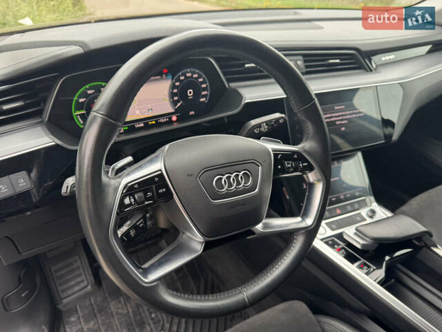Чорний Ауді E-Tron, об'ємом двигуна 0 л та пробігом 151 тис. км за 27500 $, фото 23 на Automoto.ua