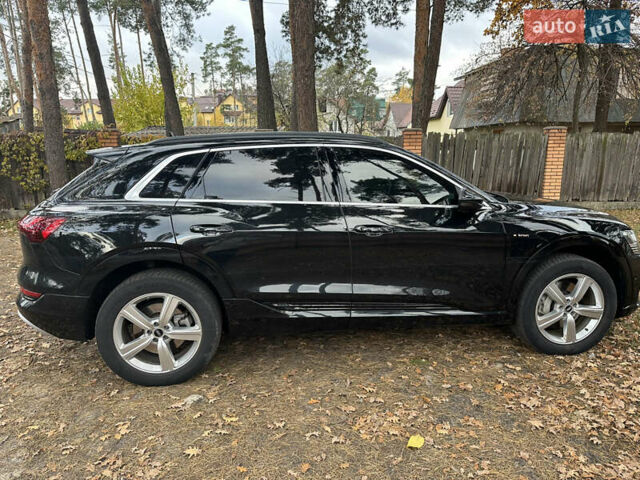 Ауді E-Tron 2019 у Ирпене на Automoto.ua Чорний Ауді E-Tron, об'ємом двигуна 0 л та пробігом 71 тис. км за 38300 $, фото 3 на Automoto.ua