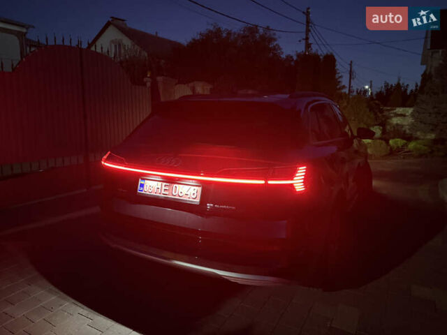 Черный Ауди E-Tron, объемом двигателя 0 л и пробегом 99 тыс. км за 29475 $, фото 106 на Automoto.ua