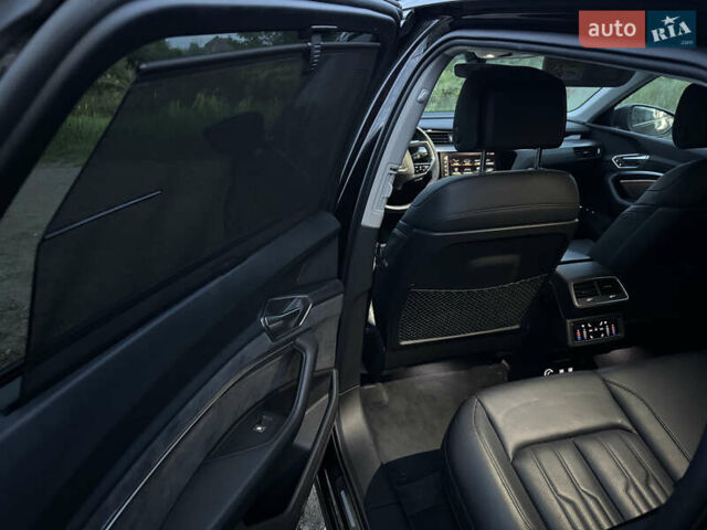 Чорний Ауді E-Tron, об'ємом двигуна 0 л та пробігом 95 тис. км за 32500 $, фото 7 на Automoto.ua