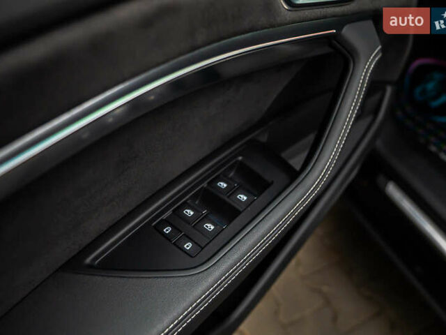 Чорний Ауді E-Tron, об'ємом двигуна 0 л та пробігом 100 тис. км за 31400 $, фото 60 на Automoto.ua