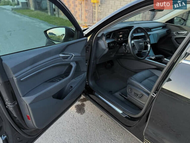Чорний Ауді E-Tron, об'ємом двигуна 0 л та пробігом 201 тис. км за 23500 $, фото 10 на Automoto.ua