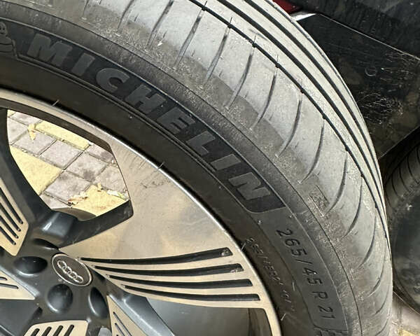 Ауді E-Tron 2019 у Ирпене на Automoto.ua Чорний Ауді E-Tron, об'ємом двигуна 0 л та пробігом 71 тис. км за 38300 $, фото 30 на Automoto.ua