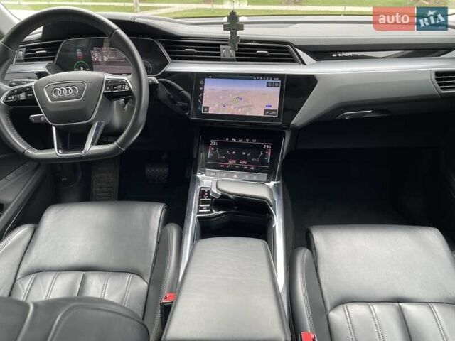 Черный Ауди E-Tron, объемом двигателя 0 л и пробегом 85 тыс. км за 31500 $, фото 64 на Automoto.ua