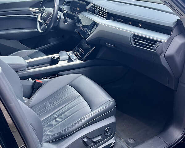 Чорний Ауді E-Tron, об'ємом двигуна 0 л та пробігом 204 тис. км за 21900 $, фото 18 на Automoto.ua