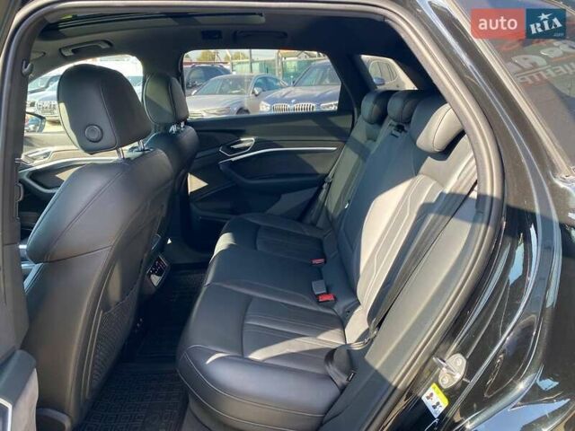 Черный Ауди E-Tron, объемом двигателя 0 л и пробегом 81 тыс. км за 34950 $, фото 24 на Automoto.ua