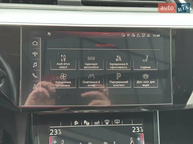 Черный Ауди E-Tron, объемом двигателя 0 л и пробегом 85 тыс. км за 31500 $, фото 35 на Automoto.ua