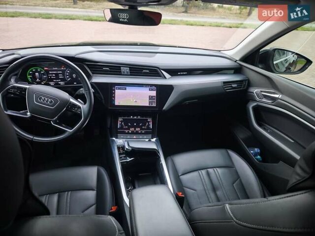 Черный Ауди E-Tron, объемом двигателя 0 л и пробегом 122 тыс. км за 29000 $, фото 30 на Automoto.ua