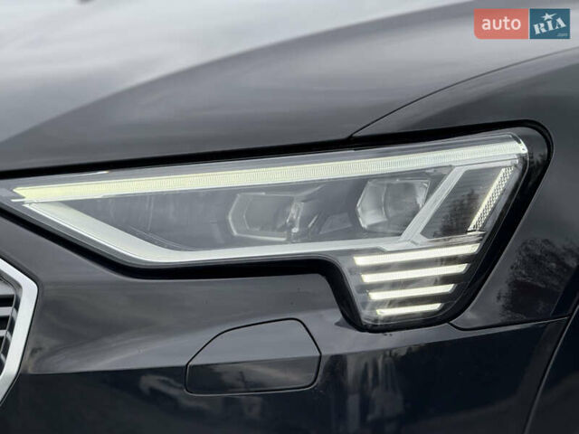 Черный Ауди E-Tron, объемом двигателя 0 л и пробегом 77 тыс. км за 30900 $, фото 6 на Automoto.ua