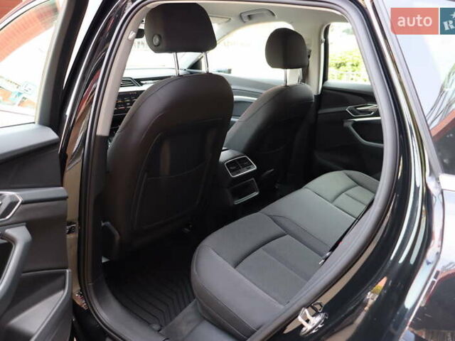 Чорний Ауді E-Tron, об'ємом двигуна 0 л та пробігом 86 тис. км за 29800 $, фото 39 на Automoto.ua