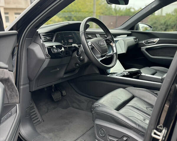Черный Ауди E-Tron, объемом двигателя 0 л и пробегом 151 тыс. км за 27700 $, фото 13 на Automoto.ua