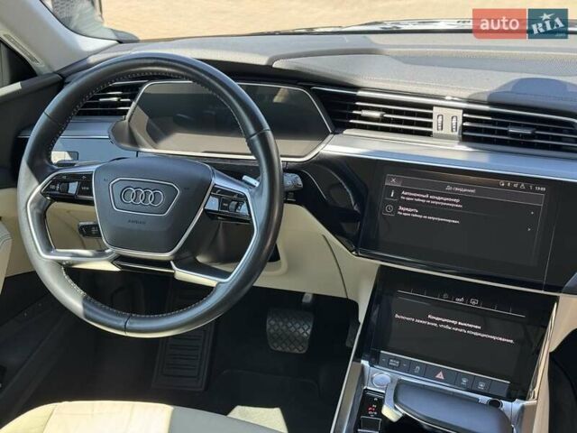 Черный Ауди E-Tron, объемом двигателя 0 л и пробегом 196 тыс. км за 23990 $, фото 22 на Automoto.ua