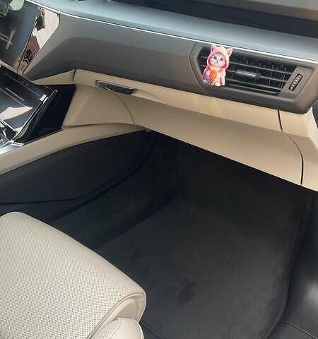 Чорний Ауді E-Tron, об'ємом двигуна 0 л та пробігом 137 тис. км за 27500 $, фото 12 на Automoto.ua