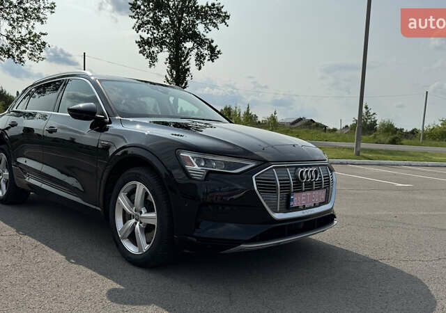 Черный Ауди E-Tron, объемом двигателя 0 л и пробегом 72 тыс. км за 33000 $, фото 5 на Automoto.ua