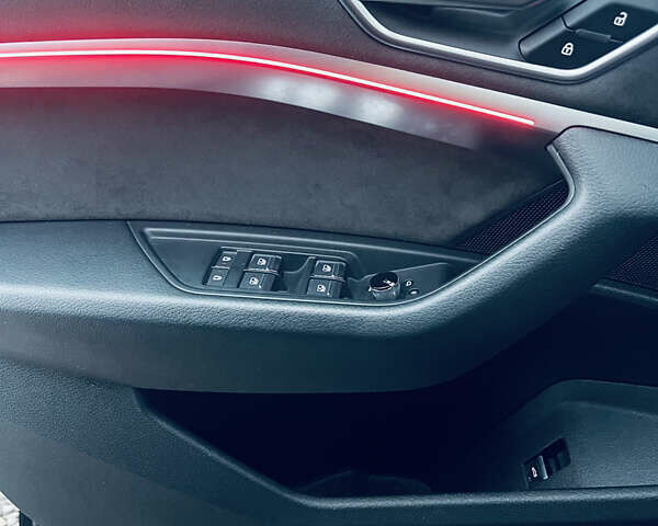Черный Ауди E-Tron, объемом двигателя 0 л и пробегом 171 тыс. км за 24444 $, фото 19 на Automoto.ua