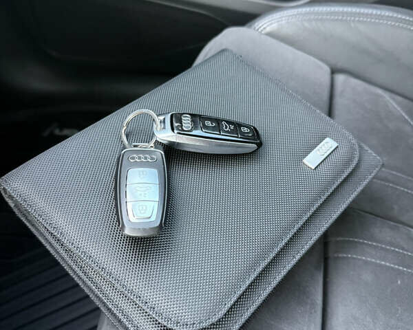 Черный Ауди E-Tron, объемом двигателя 0 л и пробегом 77 тыс. км за 30900 $, фото 52 на Automoto.ua