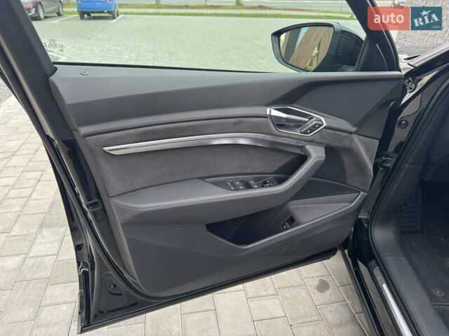 Черный Ауди E-Tron, объемом двигателя 0 л и пробегом 134 тыс. км за 27800 $, фото 18 на Automoto.ua