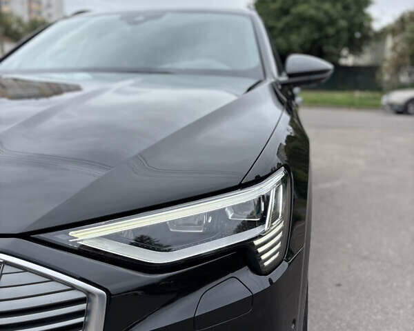 Черный Ауди E-Tron, объемом двигателя 0 л и пробегом 151 тыс. км за 27700 $, фото 26 на Automoto.ua