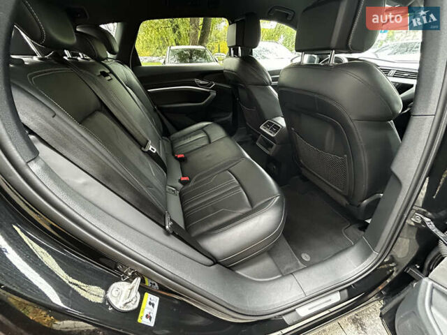 Черный Ауди E-Tron, объемом двигателя 0 л и пробегом 101 тыс. км за 29350 $, фото 71 на Automoto.ua
