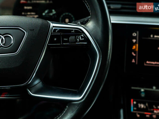 Чорний Ауді E-Tron, об'ємом двигуна 0 л та пробігом 100 тис. км за 31400 $, фото 77 на Automoto.ua