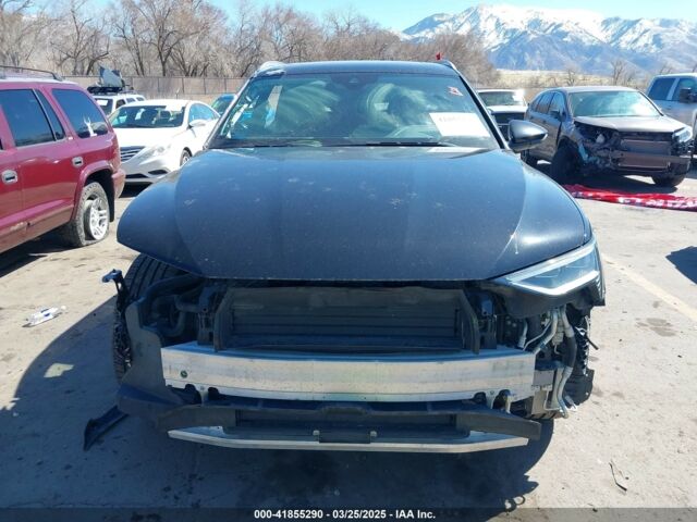 Черный Ауди E-Tron, объемом двигателя 0 л и пробегом 96 тыс. км за 18900 $, фото 1 на Automoto.ua